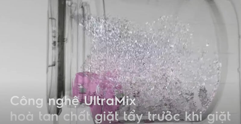 Công nghệ UltraMix hòa tan chất giặt