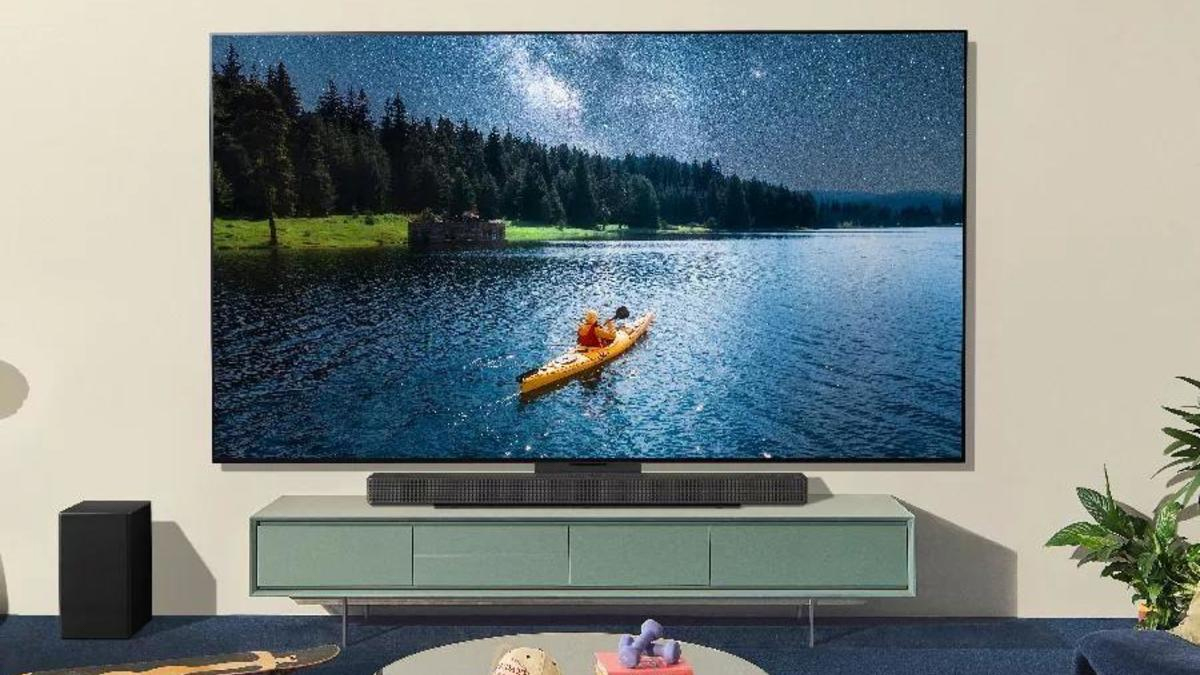 Tivi LG OLED Evo 4K 65 inch OLED65C4PSA nổi bật trong không gian